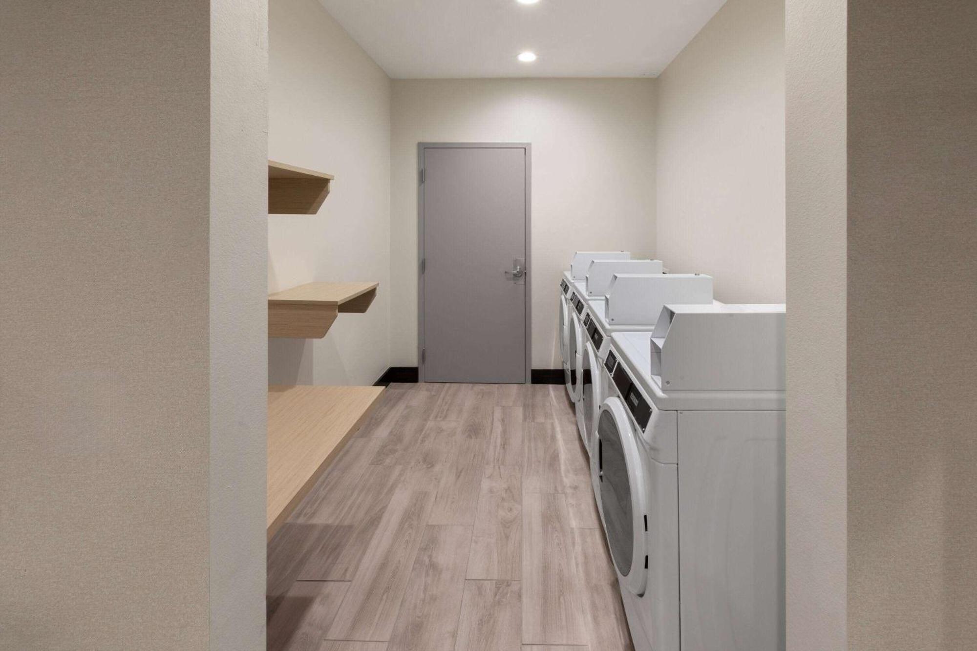 Hawthorn Extended Stay By Wyndham Kingwood Houston Zewnętrze zdjęcie